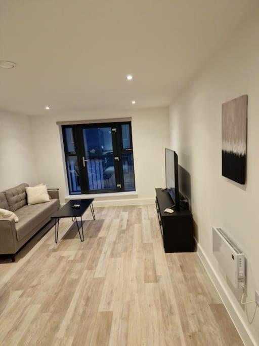 Modern-New Build Apartment In Birmingham Exterior photo